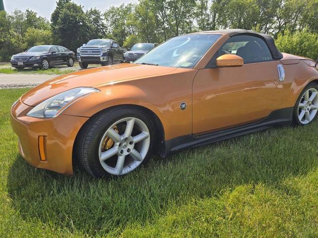 Photo of 2005 Orange Nissan 350Z