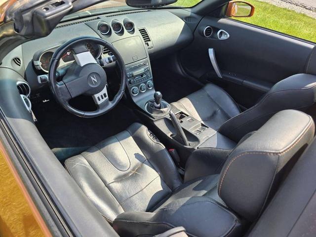 Photo of 2005 Orange Nissan 350Z