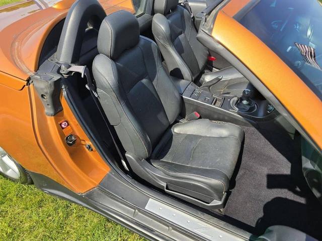 Photo of 2005 Orange Nissan 350Z