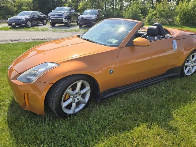 Photo of 2005 Orange Nissan 350Z