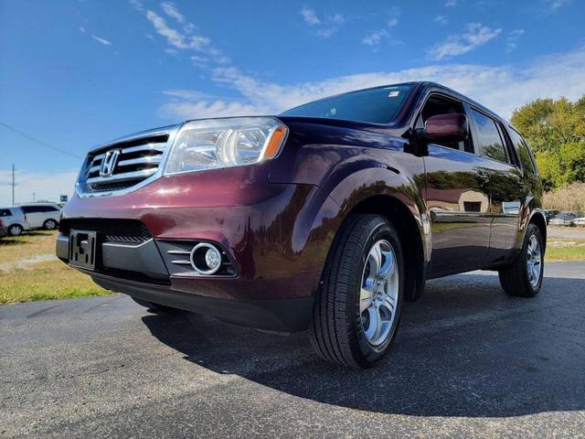 Photo of 2014 Burgundy Honda Pilot