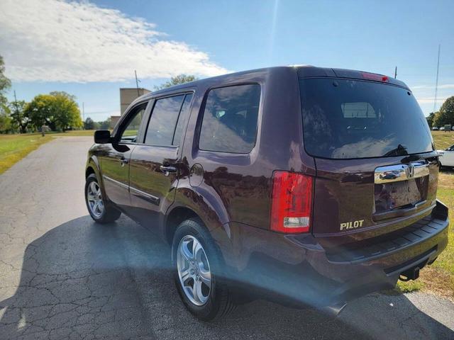Photo of 2014 Burgundy Honda Pilot