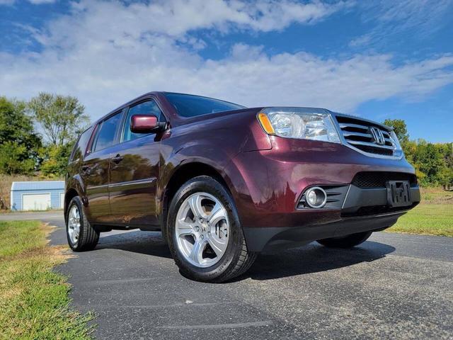 Photo of 2014 Burgundy Honda Pilot