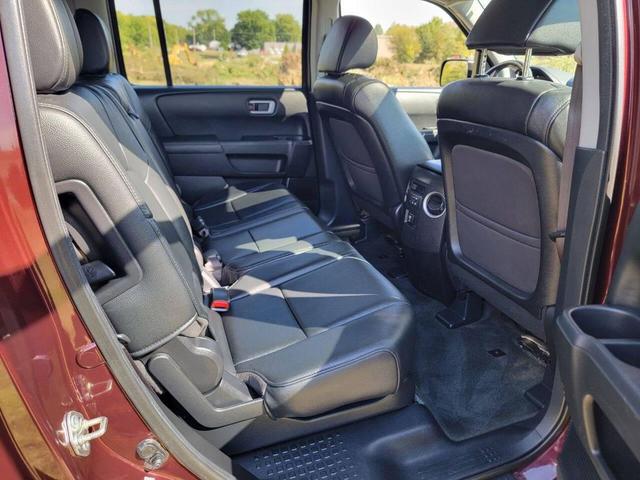 Photo of 2014 Burgundy Honda Pilot