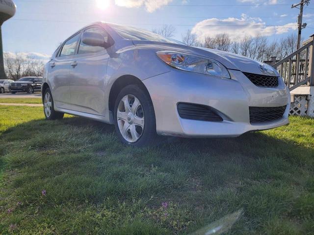 Photo of 2009 Silver Toyota Matrix
