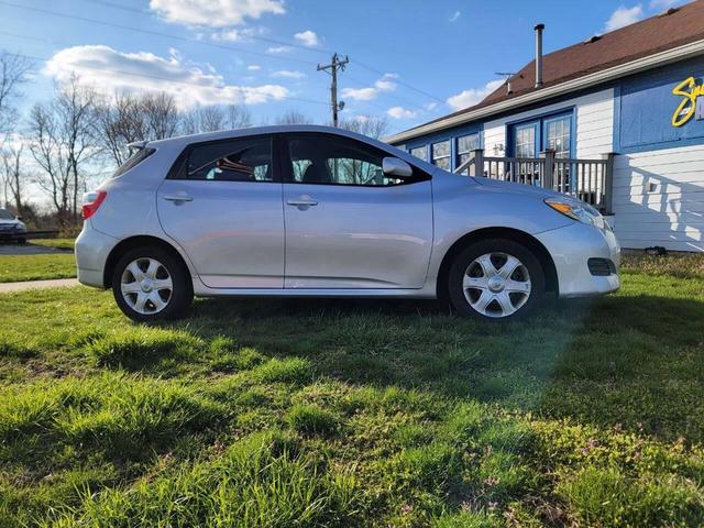 Photo of 2009 Silver Toyota Matrix