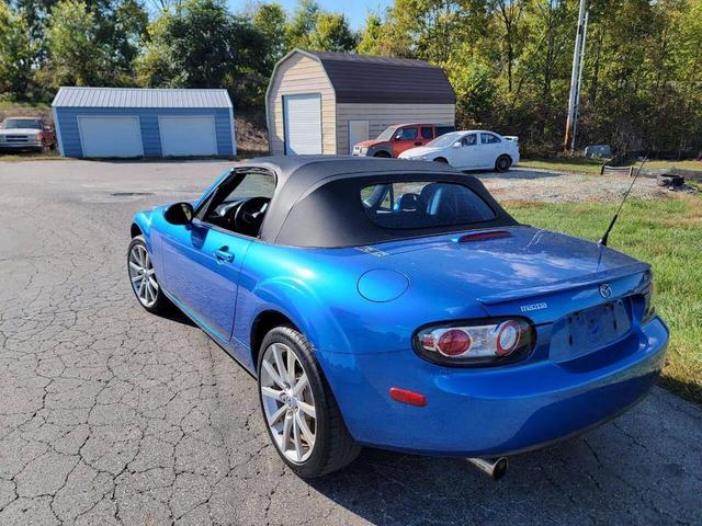 Photo of 2006 Blue Mazda MX-5 Miata