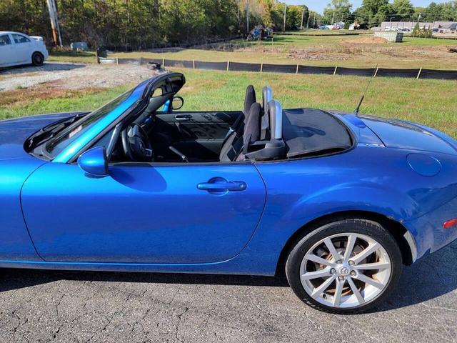 Photo of 2006 Blue Mazda MX-5 Miata