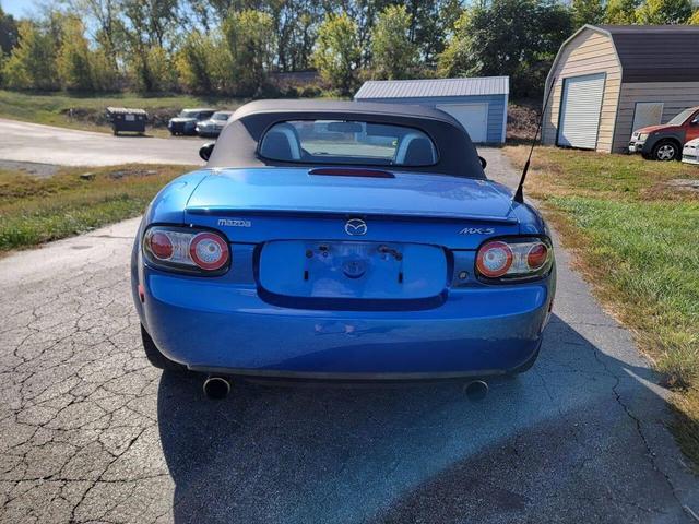 Photo of 2006 Blue Mazda MX-5 Miata