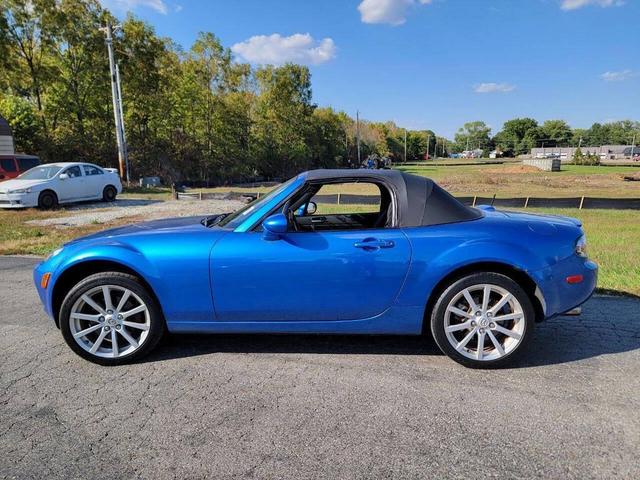 Photo of 2006 Blue Mazda MX-5 Miata