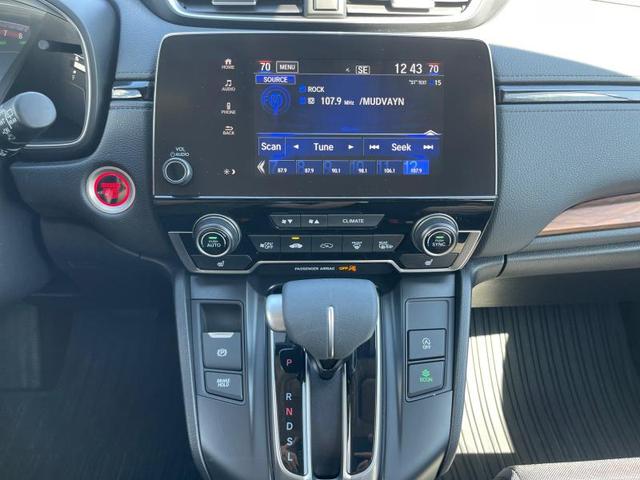 Photo of 2022 Platinum White Pearl Honda CR-V