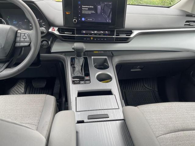 Photo of 2025 Midnight Black Metallic Toyota Sienna