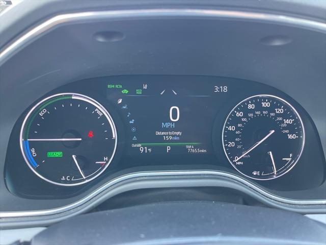 Photo of 2021 Celestial Silver Metallic Toyota Avalon Hybrid