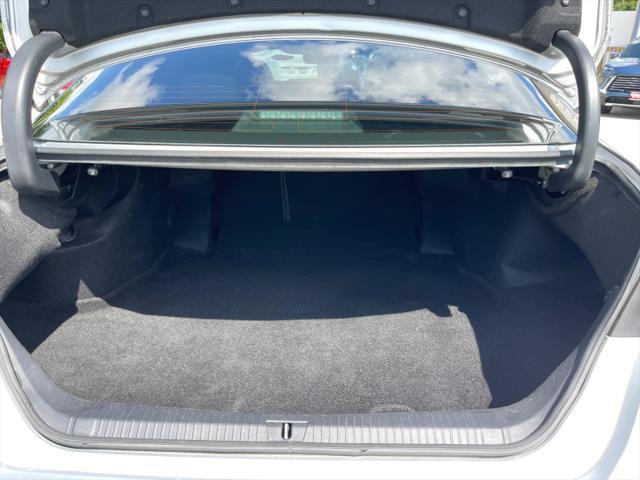 Photo of 2021 Celestial Silver Metallic Toyota Avalon Hybrid