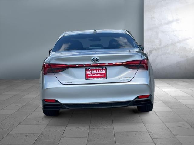Photo of 2021 Celestial Silver Metallic Toyota Avalon Hybrid