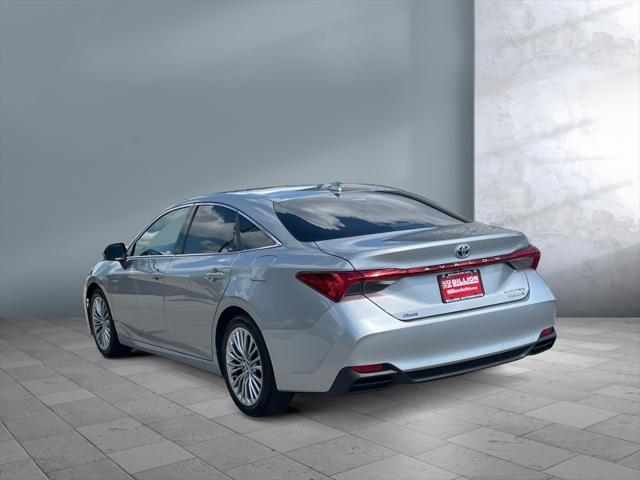 Photo of 2021 Celestial Silver Metallic Toyota Avalon Hybrid