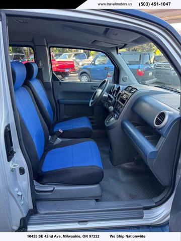 Photo of 2006 Alabaster Silver Metallic Honda Element