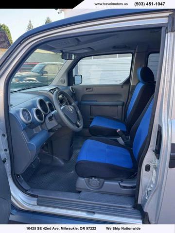 Photo of 2006 Alabaster Silver Metallic Honda Element