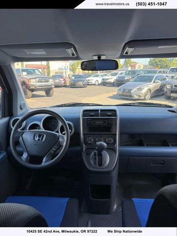 Photo of 2006 Alabaster Silver Metallic Honda Element