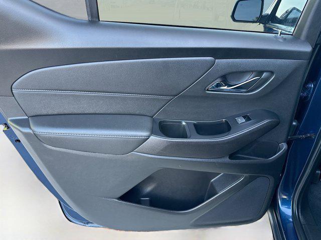 Photo of 2023 Northsky Blue Metallic Chevrolet Traverse