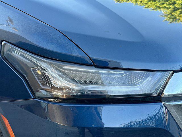 Photo of 2023 Northsky Blue Metallic Chevrolet Traverse