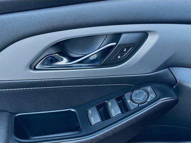 Photo of 2023 Northsky Blue Metallic Chevrolet Traverse