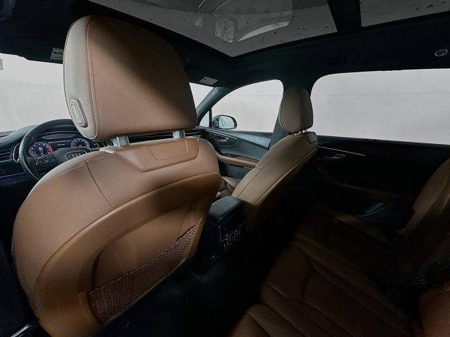 Photo of 2021 Orca Black Metallic Audi Q7