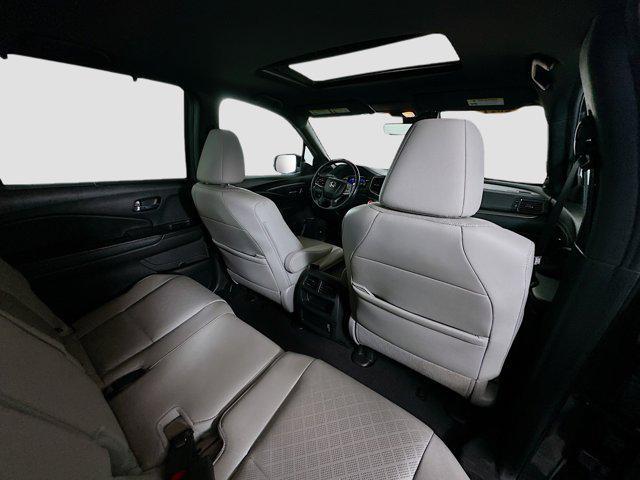 Photo of 2021 Obsidian Blue Pearl Honda Passport