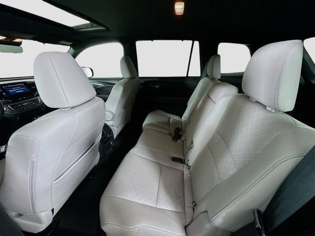 Photo of 2021 Obsidian Blue Pearl Honda Passport