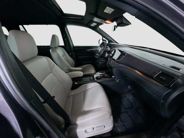 Photo of 2021 Obsidian Blue Pearl Honda Passport