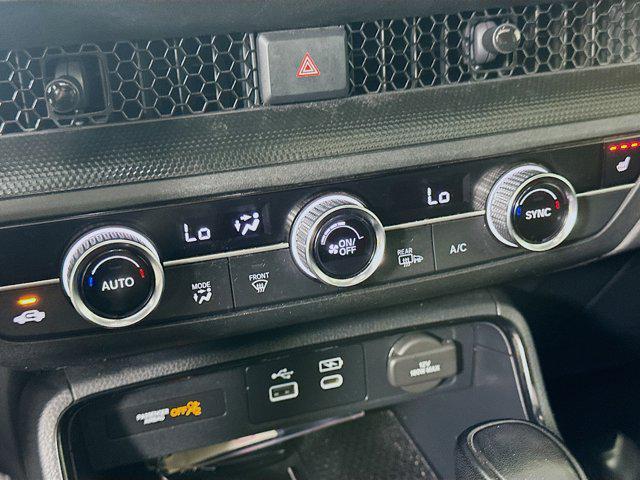 Photo of 2024 Platinum White Pearl Honda CR-V Hybrid