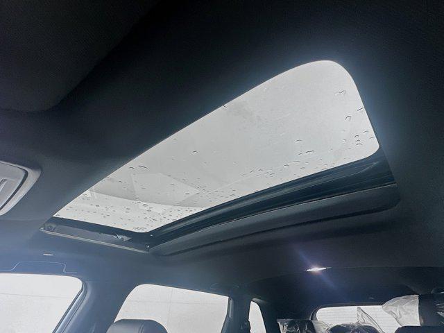 Photo of 2025 Solar Silver Metallic Honda CR-V Hybrid