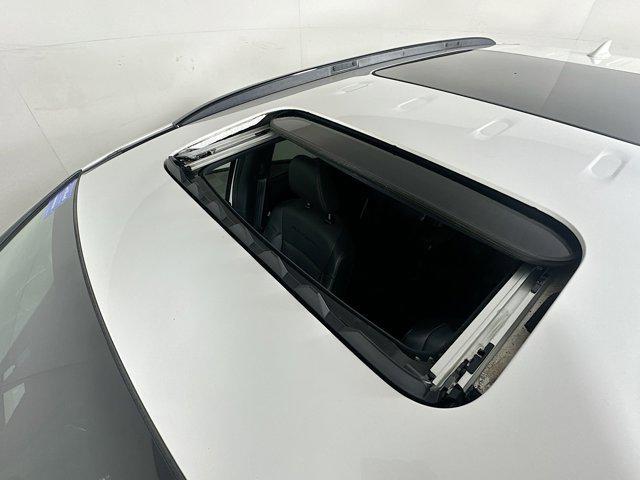 Photo of 2022 Platinum White Pearl Honda Pilot