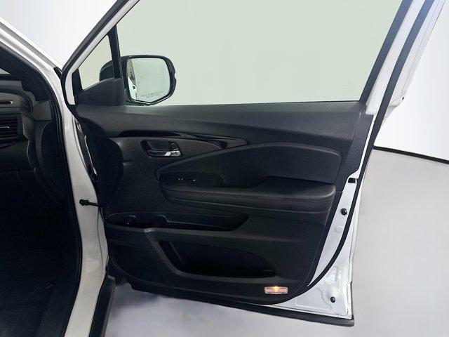 Photo of 2022 Platinum White Pearl Honda Pilot