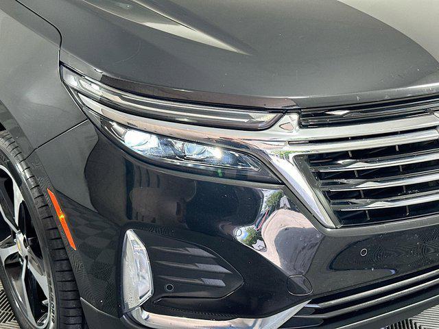 Photo of 2022 Mosaic Black Metallic Chevrolet Equinox