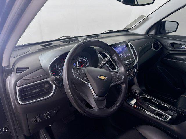 Photo of 2022 Mosaic Black Metallic Chevrolet Equinox