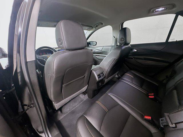 Photo of 2022 Mosaic Black Metallic Chevrolet Equinox