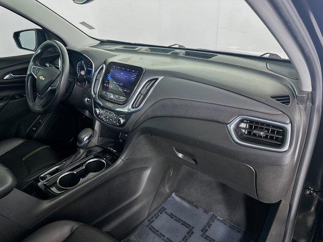 Photo of 2022 Mosaic Black Metallic Chevrolet Equinox