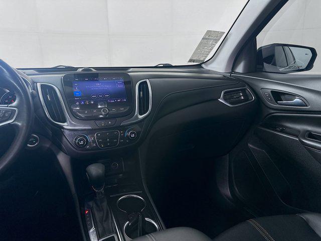 Photo of 2022 Mosaic Black Metallic Chevrolet Equinox