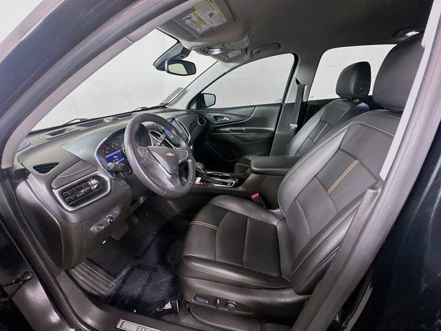 Photo of 2022 Mosaic Black Metallic Chevrolet Equinox
