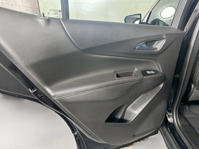 Photo of 2022 Mosaic Black Metallic Chevrolet Equinox