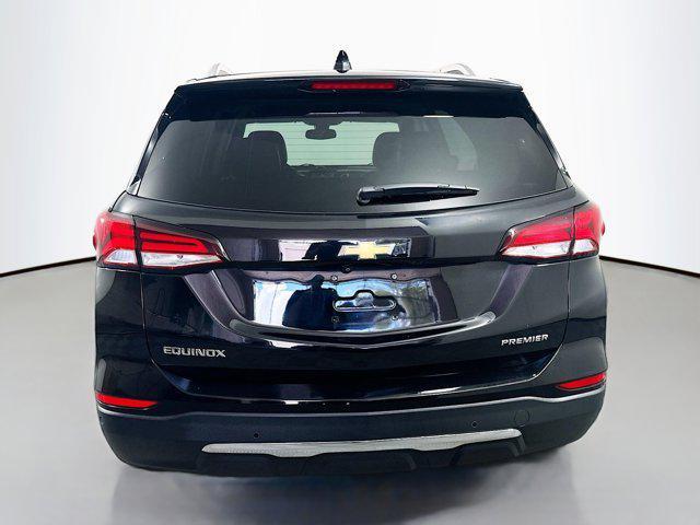 Photo of 2022 Mosaic Black Metallic Chevrolet Equinox