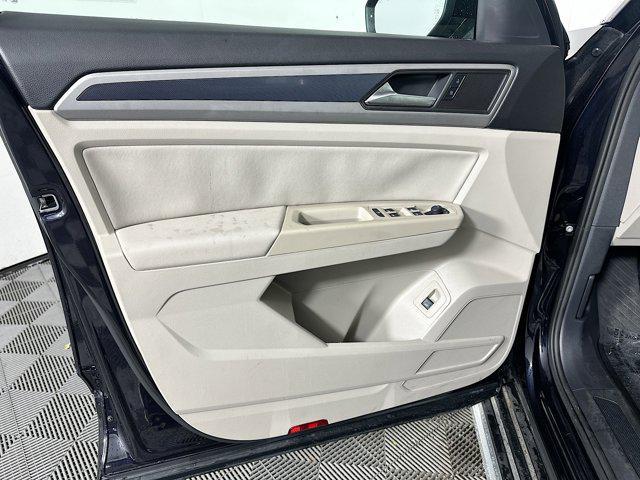 Photo of 2021 Deep Black Volkswagen Atlas