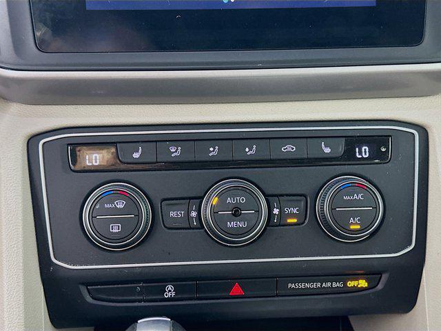 Photo of 2021 Deep Black Volkswagen Atlas