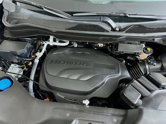 Photo of 2022 Crystal Black Pearl Honda Passport