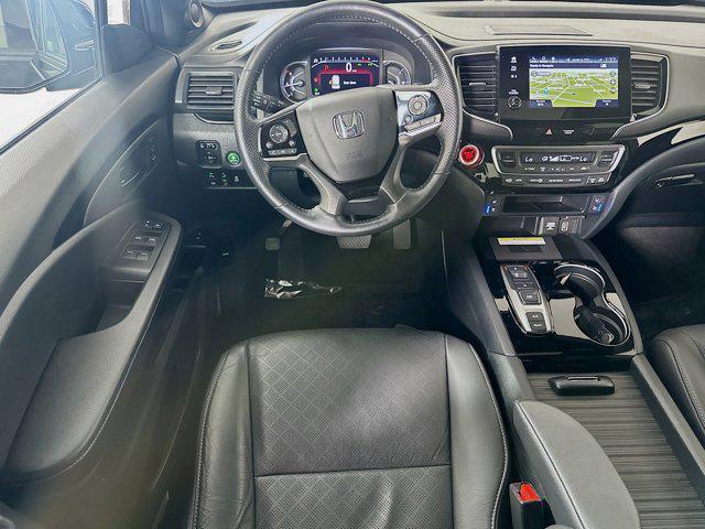 Photo of 2022 Crystal Black Pearl Honda Passport