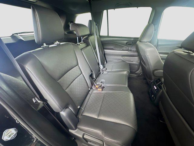 Photo of 2022 Crystal Black Pearl Honda Passport