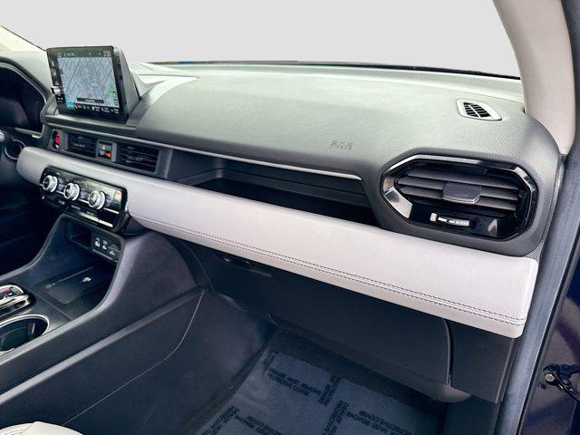 Photo of 2023 Obsidian Blue Pearl Honda Pilot