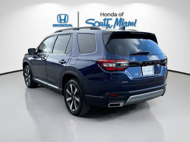 Photo of 2023 Obsidian Blue Pearl Honda Pilot
