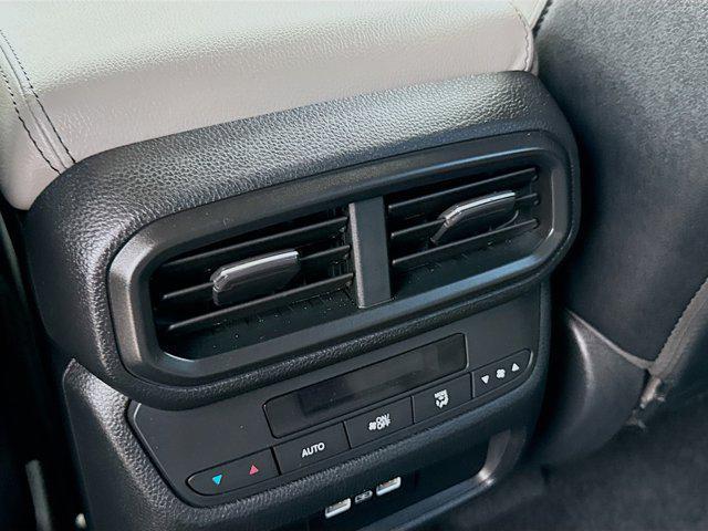 Photo of 2023 Obsidian Blue Pearl Honda Pilot